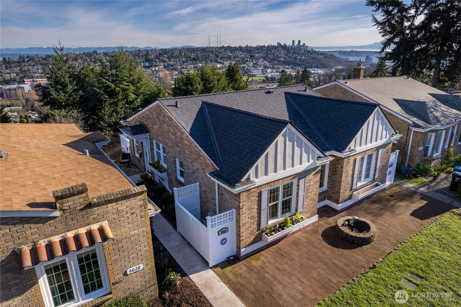 Property Photo:  3026  26th Avenue W  WA 98199 