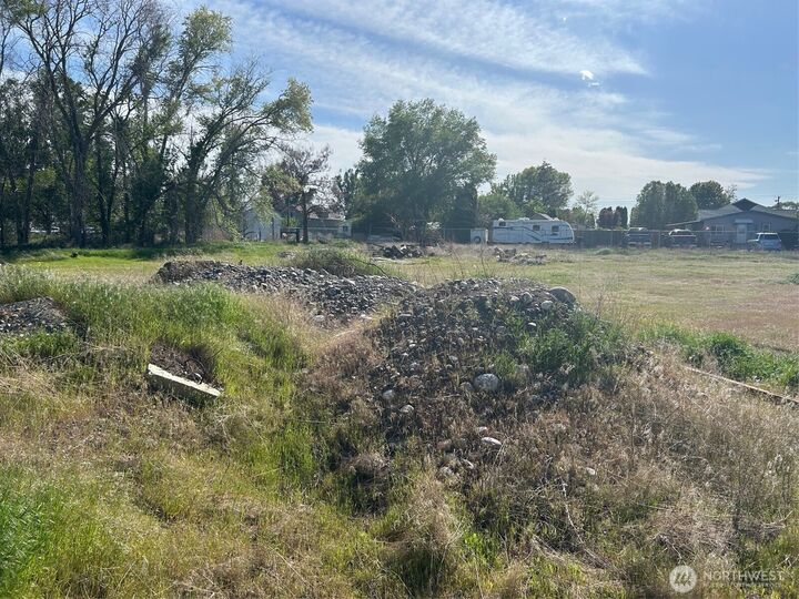 Property Photo:  7895  Brunch Road NE  WA 98837 