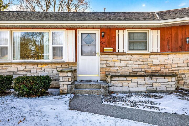 Property Photo:  200 Prairie Court  WI 54935 