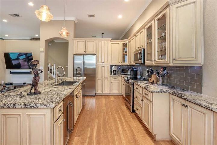 Property Photo:  1115 Linden Street  FL 33019 