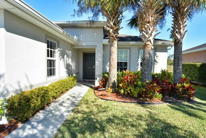 Property Photo: 3524 Carriage Pointe Circle FL 34981