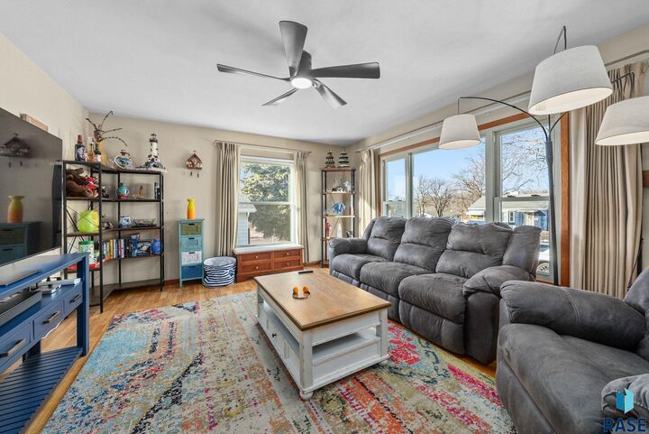 Property Photo: 2403 E 17th St Street SD 57103