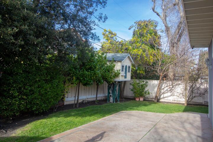 Property Photo: 827 Richardson Court CA 94303