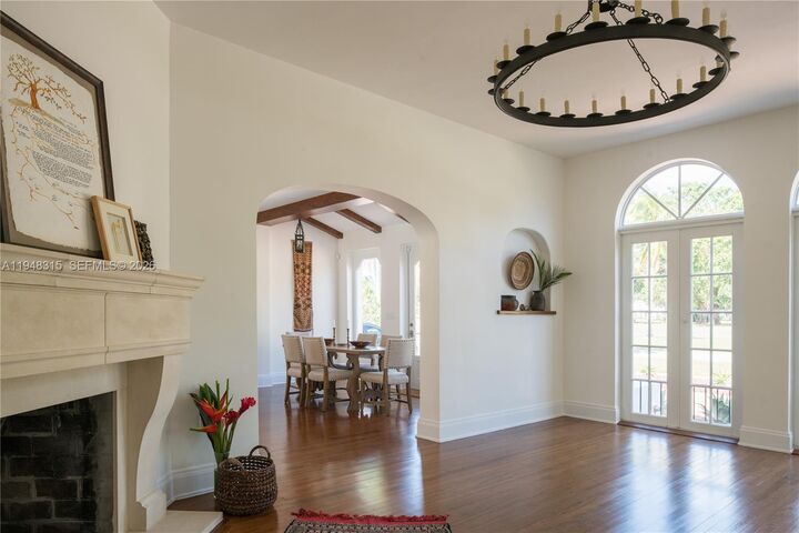 Property Photo:  1234 S Greenway Dr  FL 33134 