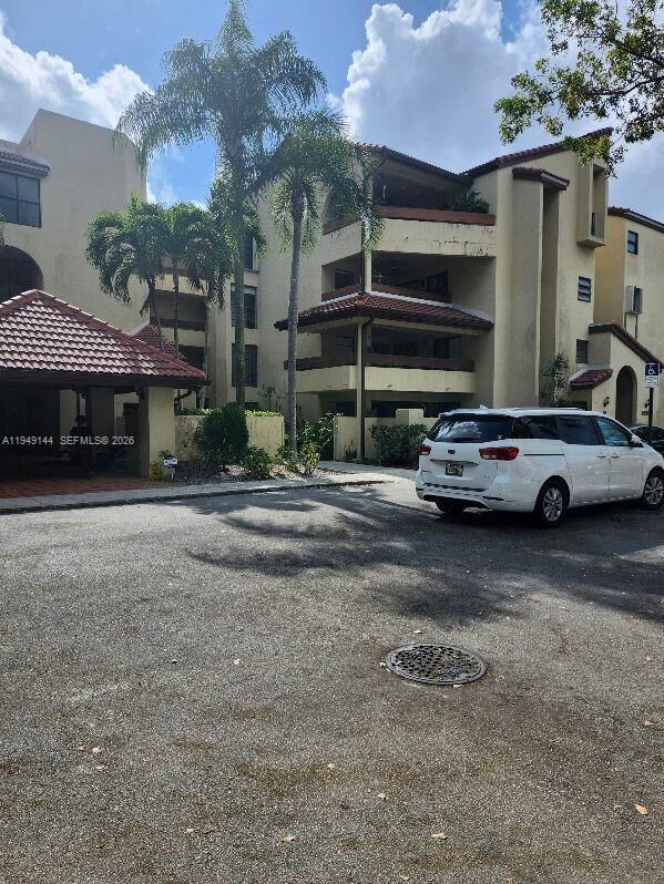 Property Photo: 8810 SW 123rd Ct M103 FL 33186