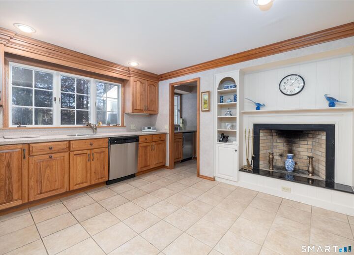 Property Photo:  117 Crest Road  CT 06762 