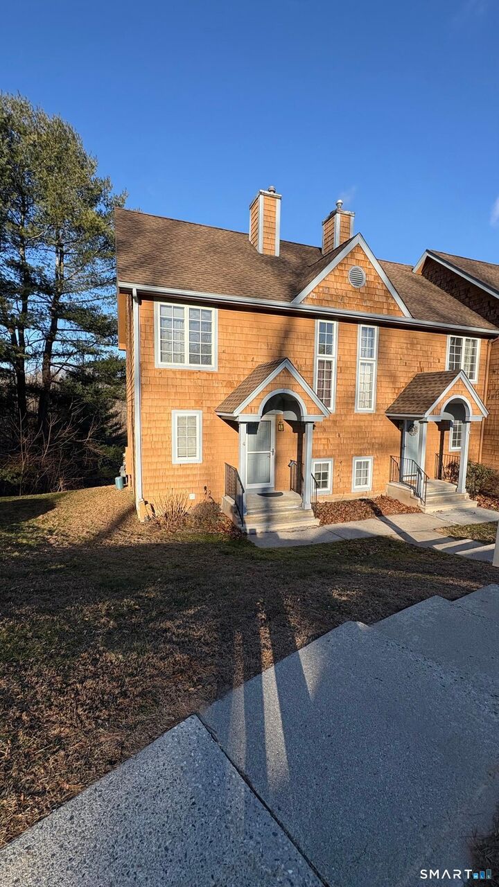 Property Photo: 26 Julia Court 26 CT 06016