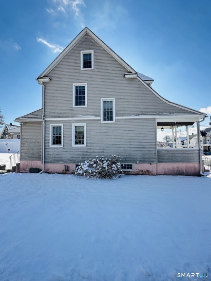 Property Photo:  2 Parkmore Street  CT 06051 