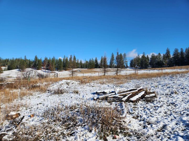 Property Photo:  789 Kitt Narcisse #E Rd  WA 99114 