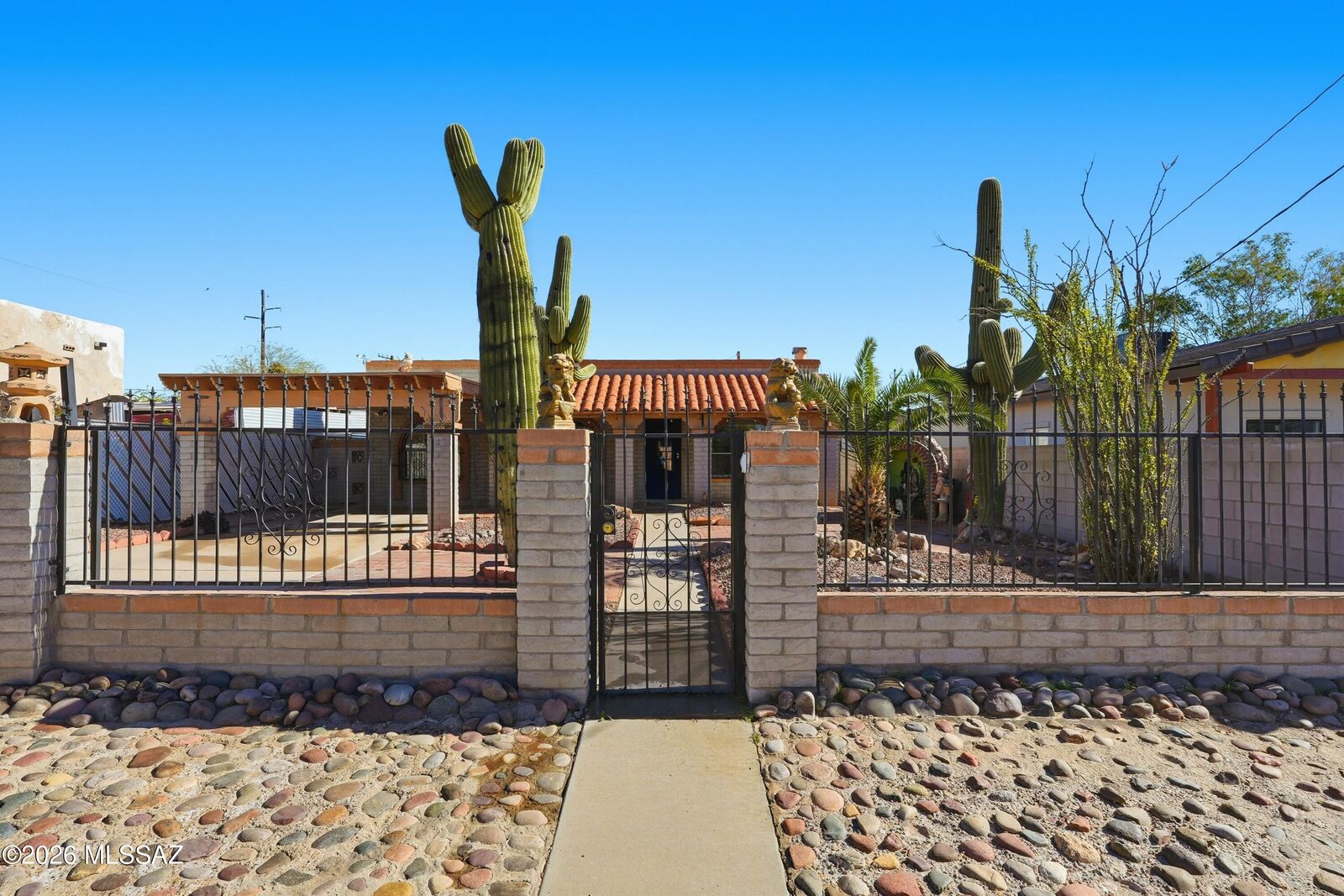 Property Photo:  1142 N 13th Avenue  AZ 85705 