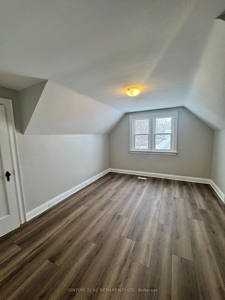 Property Photo:  48 Drury Lane  ON L4M 3C8 