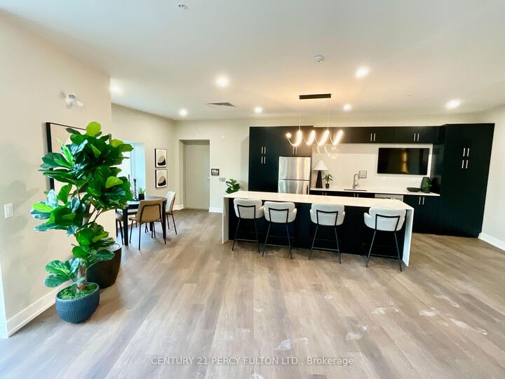 Photo de la propriété: 1100 Lackner Place 303 ON N2A 0M1