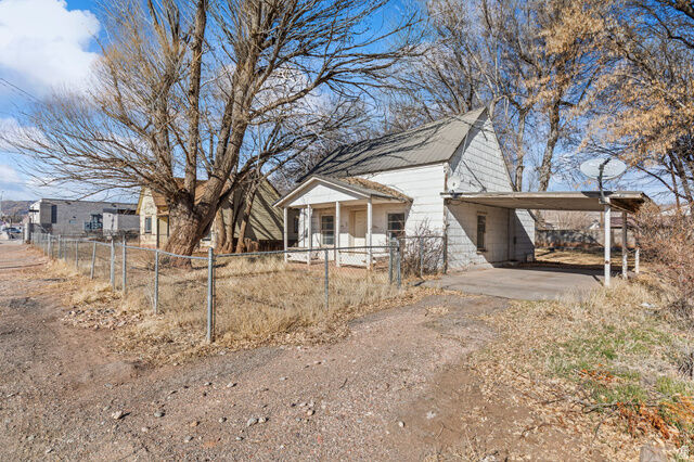 Property Photo: 75 E 400 S UT 84701