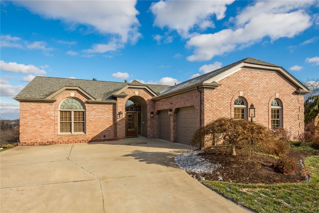 Property Photo:  1413 Deep Wood Drive  PA 15241 