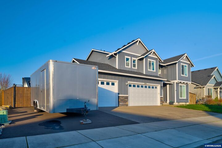 Property Photo:  2303 NE Deciduous Av  OR 97321 