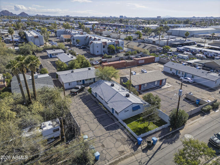 Property Photo: 1713 N 31st Place AZ 85008