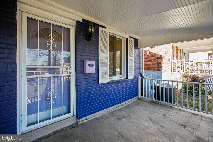 Property Photo:  836 Division Avenue NE  DC 20019 