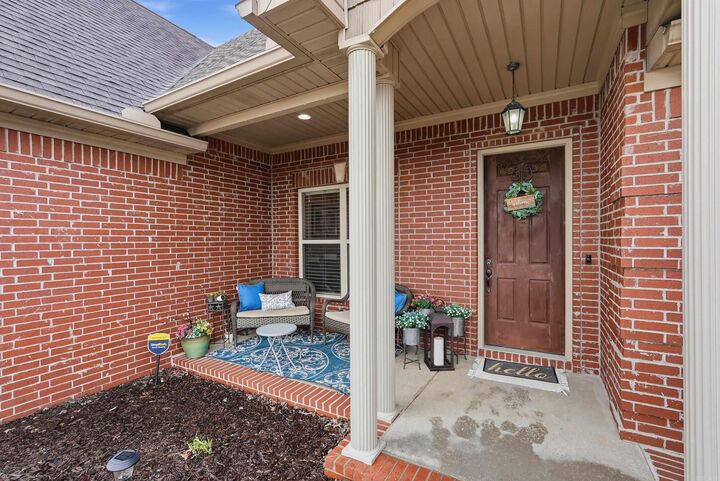 Property Photo:  5 Edge Brook Cove  AR 72150 