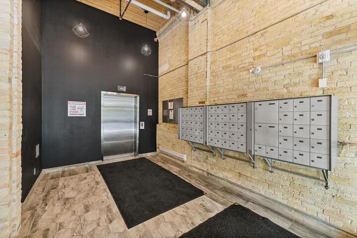 Photo de la propriété:  139 Market Avenue  MB R3B 0P5 