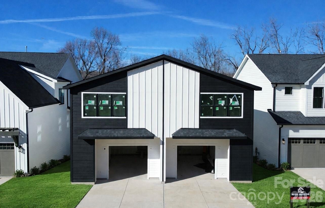 Property Photo:  2007 South Street  NC 28208 