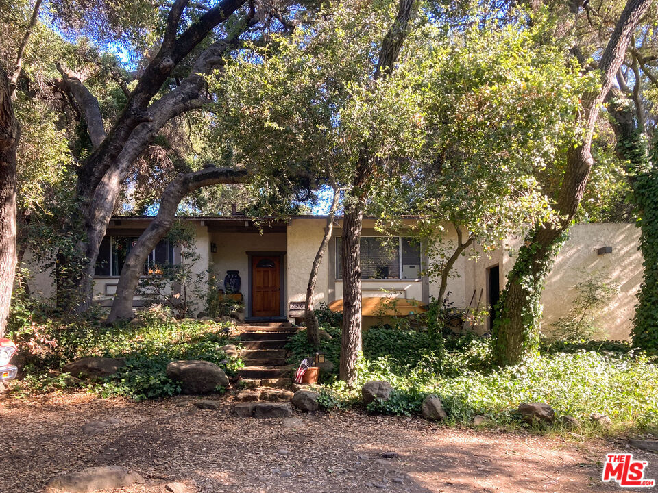 Property Photo: 25614 Timpangos Dr CA 91302