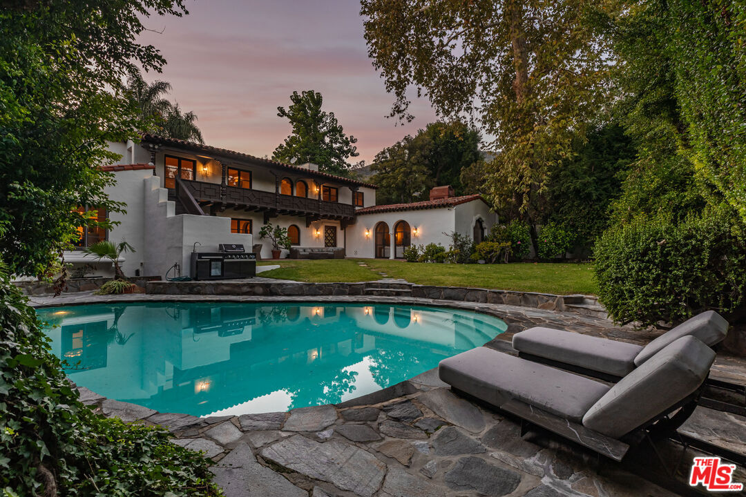 Property Photo:  1851 Outpost Dr  CA 90068 