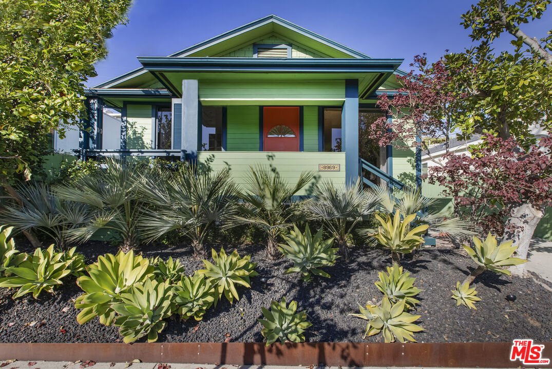 Property Photo:  8969 Dicks St  CA 90069 