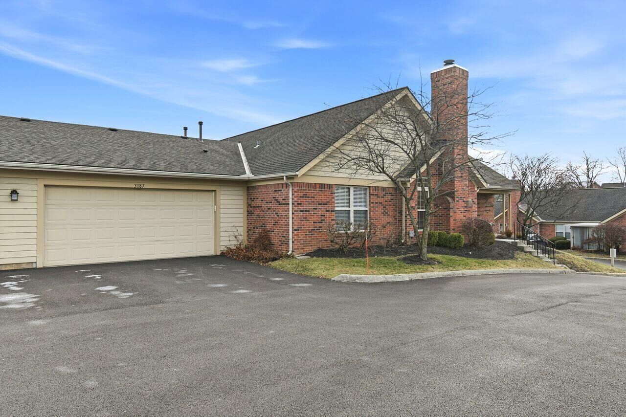 Property Photo:  3187 Pine Manor Boulevard  OH 43123 