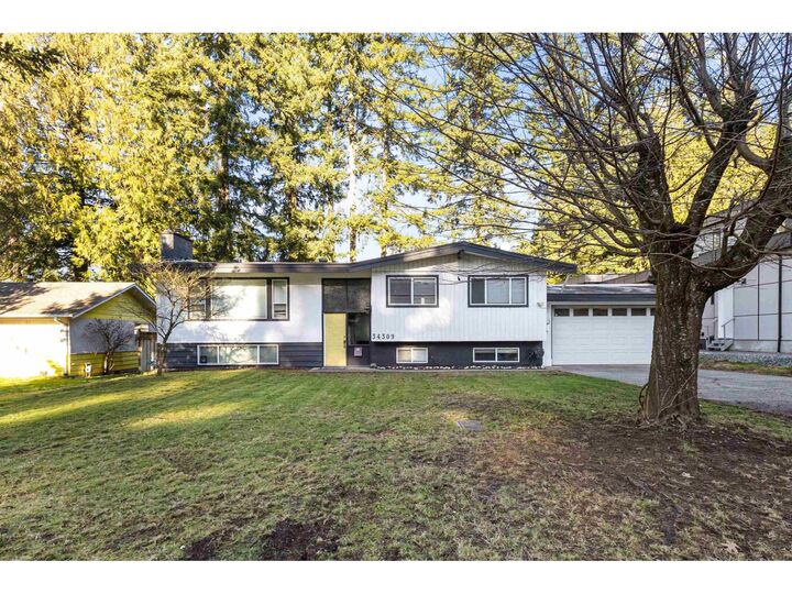 Property Photo: 34309 Green Avenue BC V2S 2T1