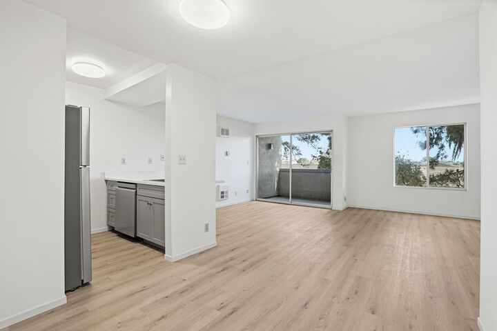 Property Photo: 955 Shorepoint Ct 110 CA 94501