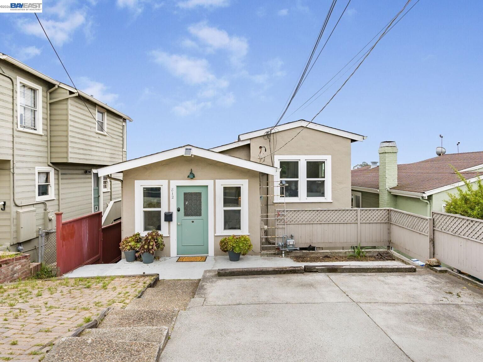 Property Photo:  812 Washington Ave  CA 94706 
