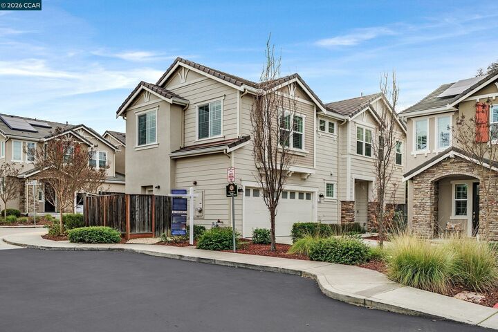 Property Photo: 111 Elworthy Ranch Dr CA 94526