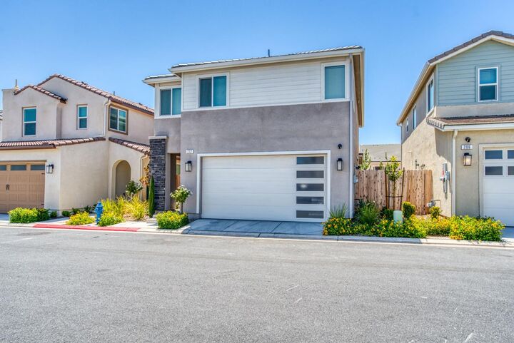 Property Photo: 212 Arbor Drive S CA 93636