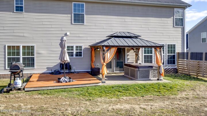 Property Photo:  204 Chestnut Grove Ct  KY 40023 