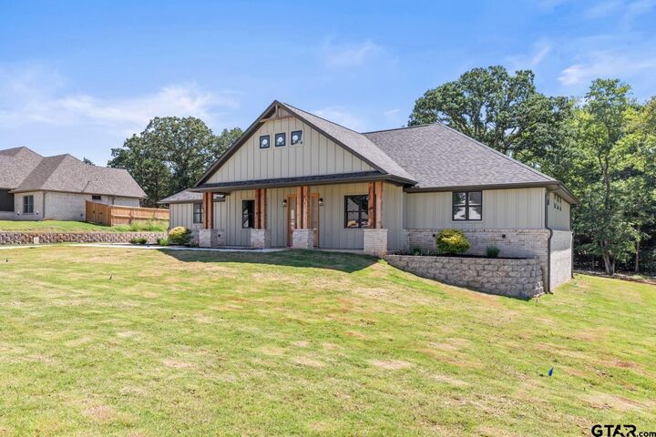 Property Photo: 14533 Woodland Creek Dr TX 75706