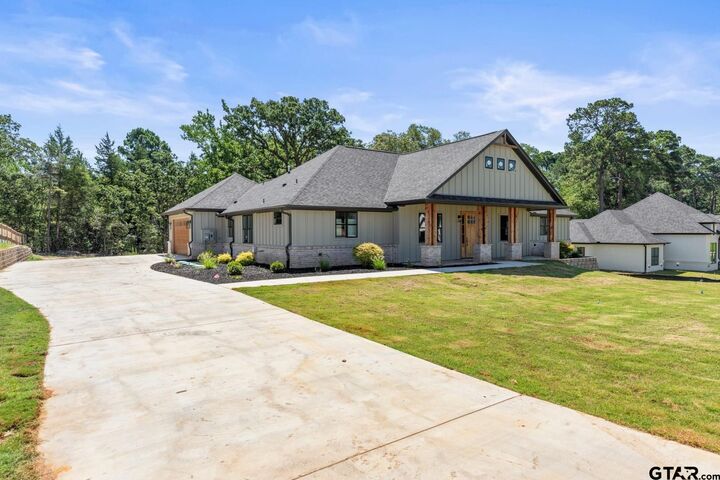 Property Photo: 14533 Woodland Creek Dr TX 75706
