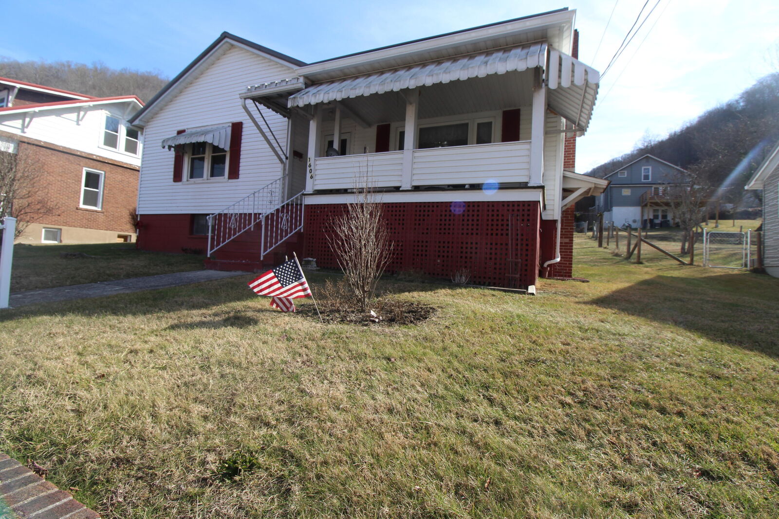 Property Photo:  1606 Temple St  WV 25951 