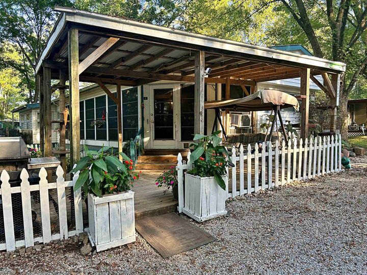 Property Photo:  4378 N Private Road 1185 E  IN 47553 