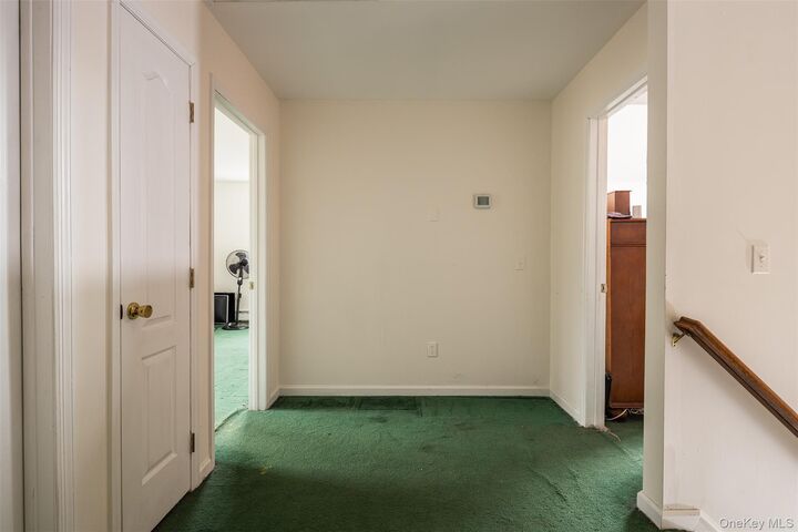 Property Photo:  24 Lonscreek Place  NY 11951 