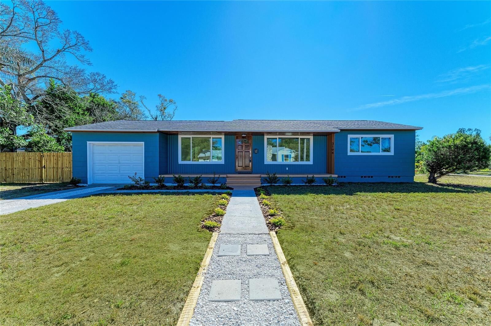 Property Photo: 3194 10th Avenue N FL 33713