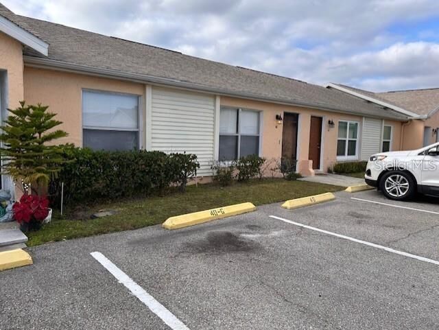 Property Photo:  40 E Country Cove Way  FL 34743 