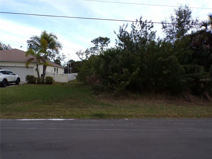 Property Photo: 9191 Hillburn Terrace FL 34224