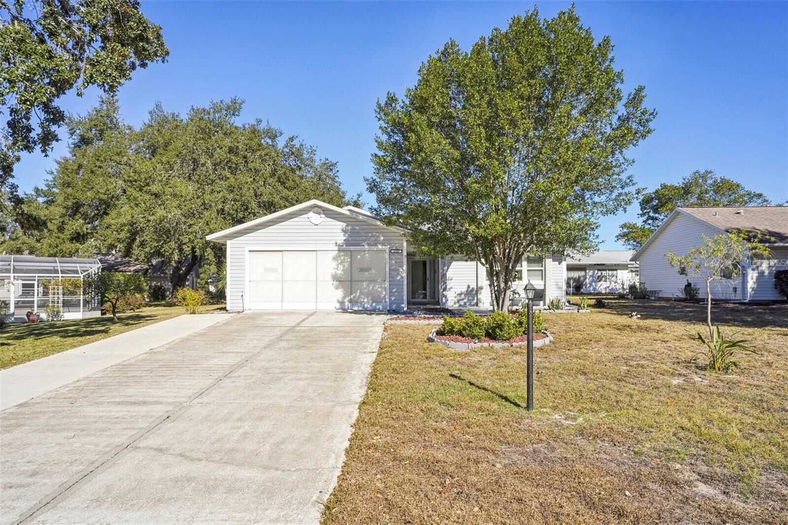 Property Photo:  1305 Moray Court  FL 34788 