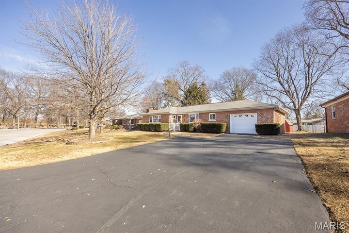 Property Photo:  328 W Park Drive  IL 62226 