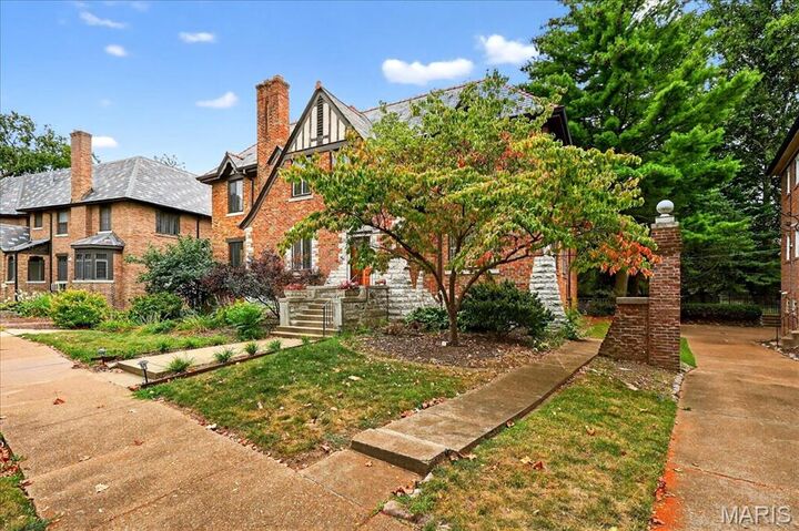 Property Photo: 7224 Pershing Avenue MO 63130