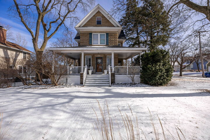 Property Photo:  425 S Naperville Road  IL 60187 
