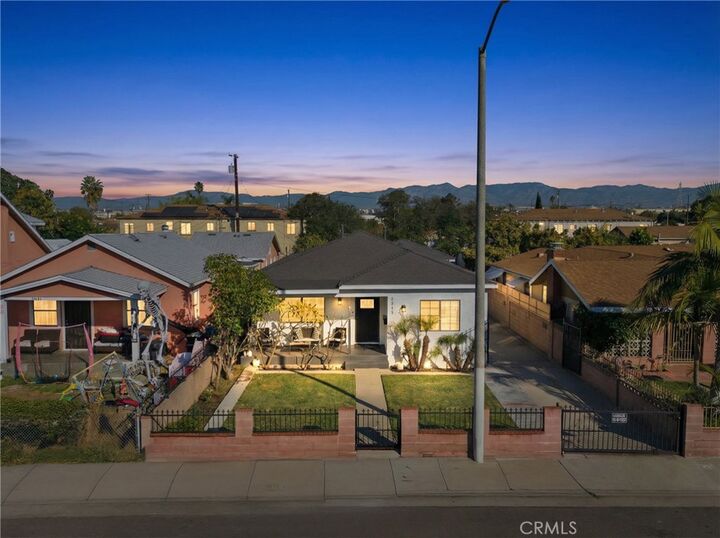 Property Photo:  4313 E 55th  CA 90270 