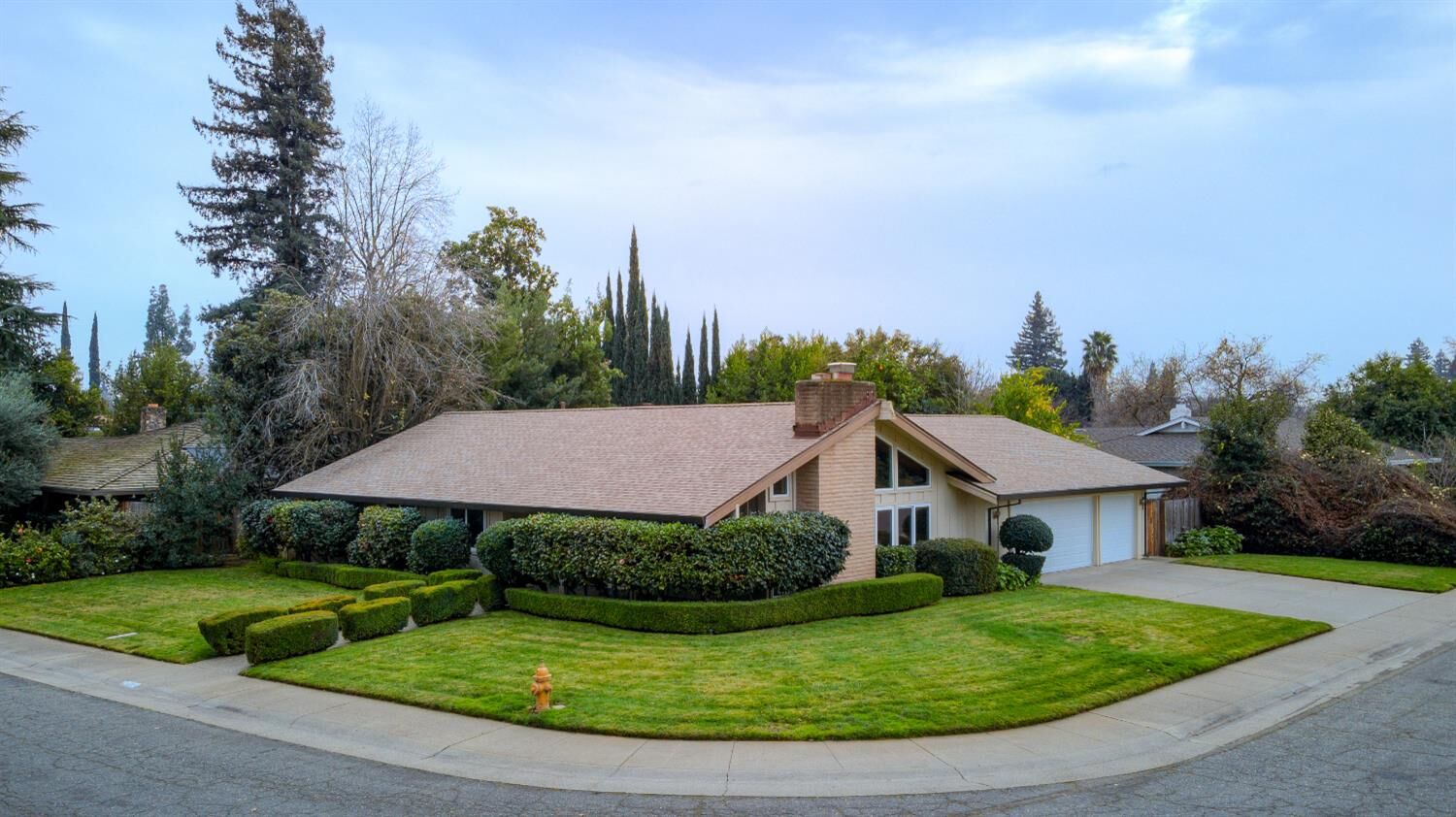 Property Photo: 415 Claydon Way CA 95864