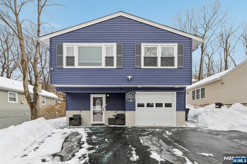 Property Photo:  47 Cherokee Avenue  NJ 07866 