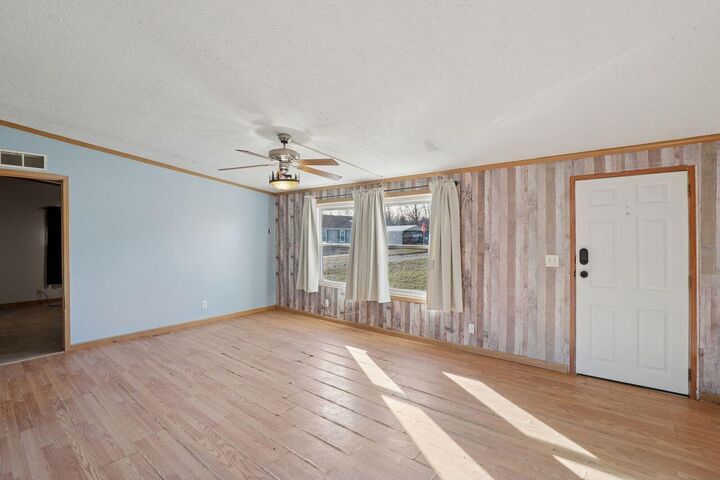 Property Photo:  300 Pimlico Court  KY 41030 